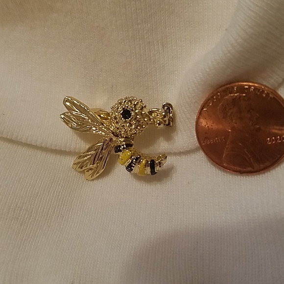 BUMBLE BEE / WASP PIN - Picture 2 of 6